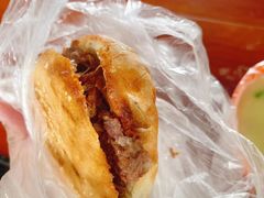 烧饼夹牛肉-老西关黄老太牛肉烧饼