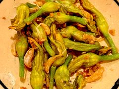 -Cuc Gach Quan Restaurant