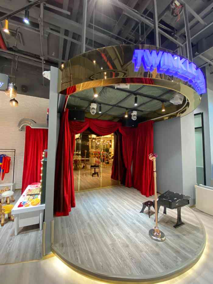twinkle耀童亲子餐厅(融侨外滩壹号店)-"首先,服务