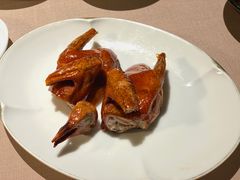 脆皮乳鸽-荣轩(新荣记环球金融中心店)