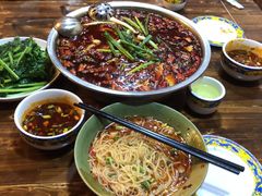 -乡土特色.冷锅鱼.牦牛肉汤锅