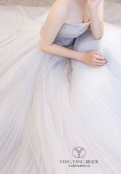 -洋洋婚纱品牌集合店