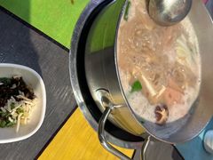 -四季喧黔味豆米火锅(万达广场店)