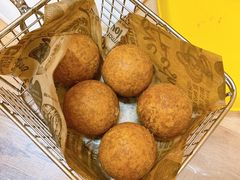 -BHC炸鸡(明洞总店)