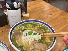 -云阿蛮云南生烫牛肉米线(奉贤路店)