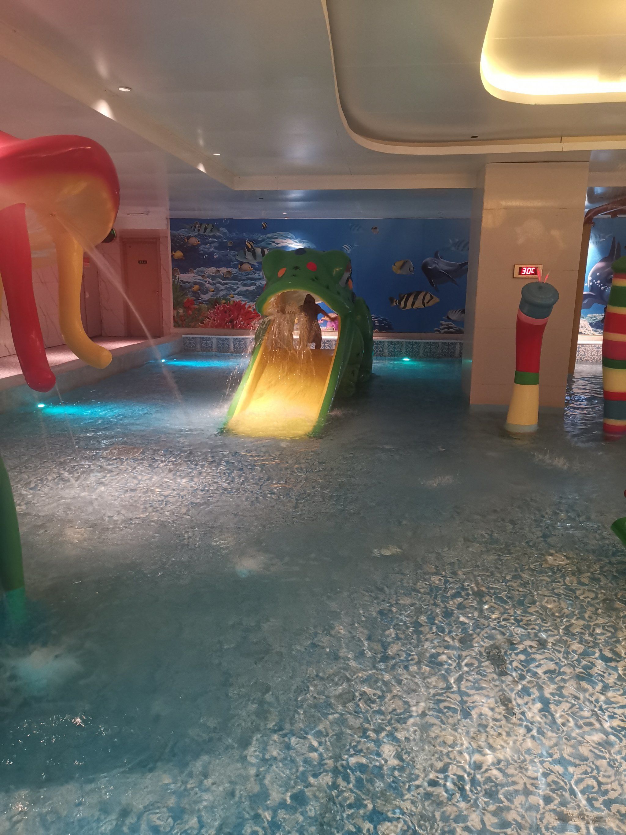 碧海观澜温泉7615洗浴开车坐公交都非常方便