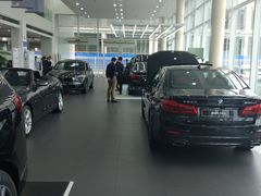 -上海宝宁宝马4S店