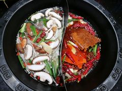 鸳鸯锅底-宽板凳老灶火锅(外馆斜街店)