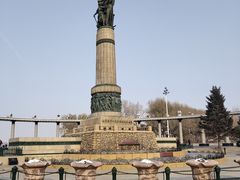 -人民防洪胜利纪念塔