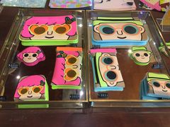 -莓园冰淇淋店