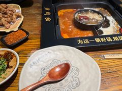 -老牌坊云南鱼豆花火锅(爱建店)