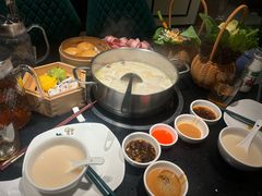 -煲王粤菜餐厅(中侨中心店)