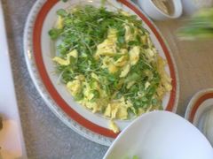 香椿苗炒鸡蛋-聚友居酒楼