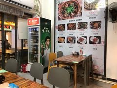 大堂-食爺炭炉鸡煲·烧烤