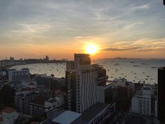-乔木提恩海滩