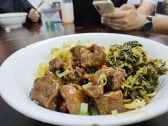 红烧肥肠-陀块头面馆(梅岭南路店)