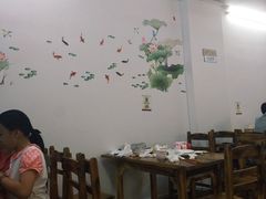 大堂-正宗普宁豆干坊·洪记砂锅粥(红领巾路店)