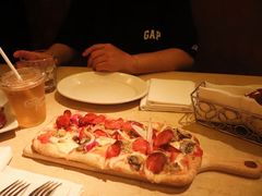 -WOLFGANG PUCK KITCHEN & BAR(迪士尼小镇店)