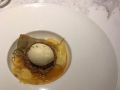 -La Mer Restaurant & Lounge