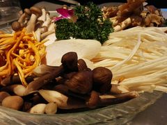 菌菇拼盘-八珍玉食鸡煲·打边炉(印象城店)