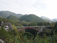 -蝶舞清江·恩施地心谷景区
