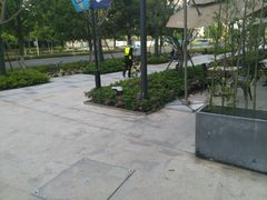 -龙湖虹桥天街-停车场