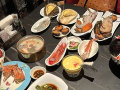 -雍容荟帝王蟹活龙虾展台自助(IFS黑金店)