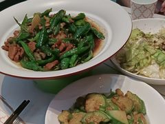 -阿瓦山寨·湘菜现炒·剁椒鱼头王(咸阳总店)