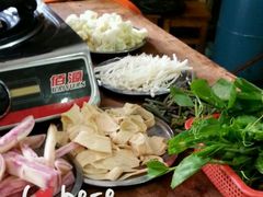 各种蔬菜-钰洁腊排骨火锅