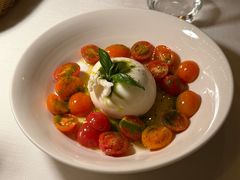 布拉塔芝士配有机番茄-La Vita 意大利传统料理(富民路店)