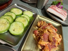 -围炉肉舍•炭烤活鳗•丹东海鲜烤肉(步行街店)