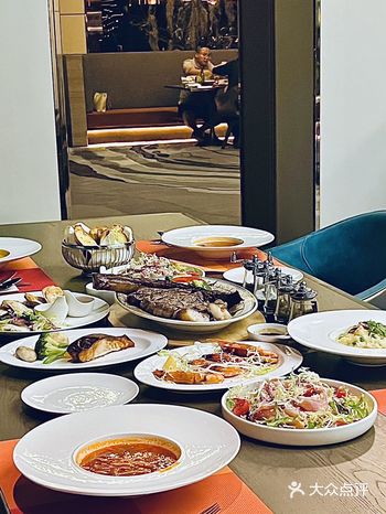 他们家的套餐我都很喜欢~战斧牛排 选用新鲜牛肉