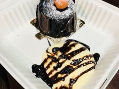 -12 Rocks Beach Bar Cafe