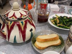 -汗腾格里·风味餐厅(新疆驻京办店)