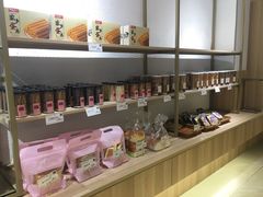 -顶东面包花园·生日蛋糕(世博店)
