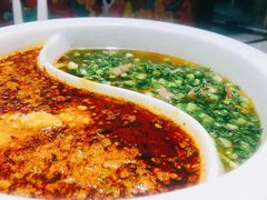 鸳鸯水煮牛肉-成都吃客(九眼桥店)