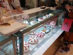 -花花卷卷·鲜食蛋糕(静安久光百货店)