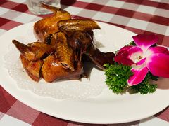 烤乳鸽-邓丽君音乐主题餐厅