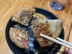 牛肉锅盔-青石桥老瓦房肥肠粉总店(青石桥总店)