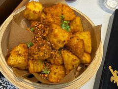 -老牌坊云南鱼豆花火锅(哈西万达店)