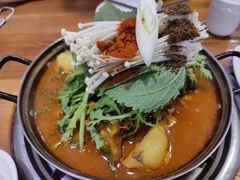 土豆排骨火锅-喇喇排骨火锅·传统韩式脊骨汤(望京西园总店)