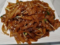 干炒牛河-粤仔湾砂锅粥(金太湖店)
