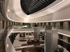 -上海滴水湖皇冠假日酒店