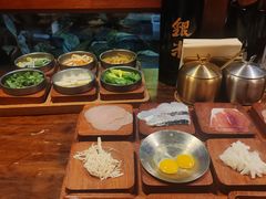 -银米·云南传统过桥米线(双廊黑金冠店)