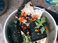 -黑色经典臭豆腐·湖南特产(步行街店)