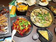 -曼听小寨海鲜烧烤·大连辣炒大王(盖州街店)