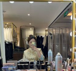 -现代经典婚纱摄影