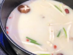 -三人行骨头王火锅(长寿店)