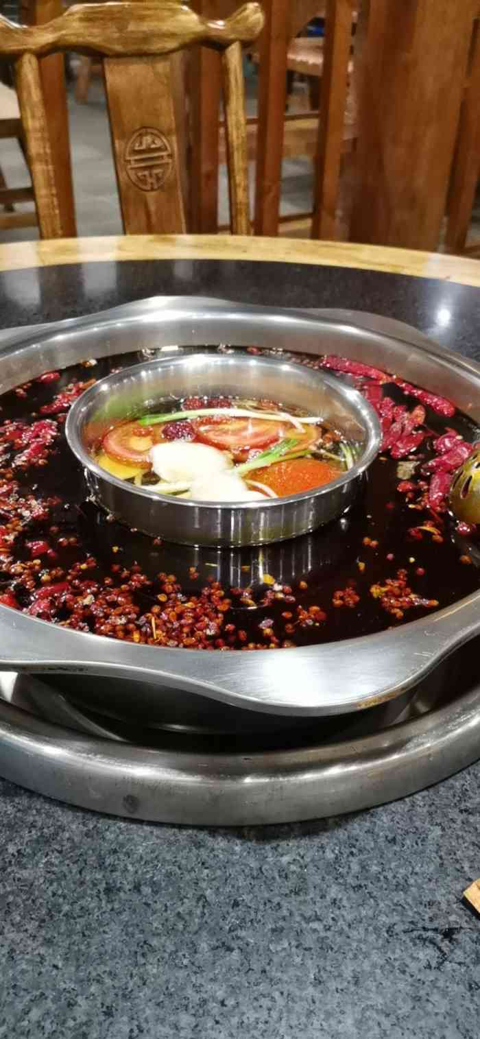 巴渝牛一哥火锅(石桥广场店)-"96石桥广场附近的一家火锅,店面还是