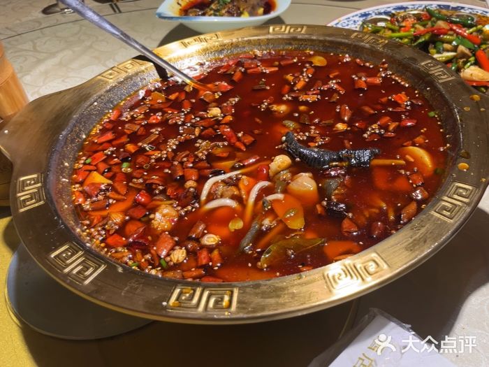 牟记江湖重庆地标特色菜鱼蛋海鲜无刺鲫鱼(巴南区黑金冠十多年好店)图片